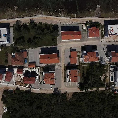 Апартаменты Spacious 3 Bedroom 50m From Sea 2 Bathrooms 2 Terraces Near
