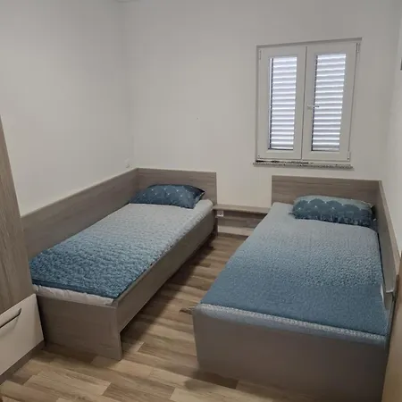 Lovely Seaside Flat Apartman *