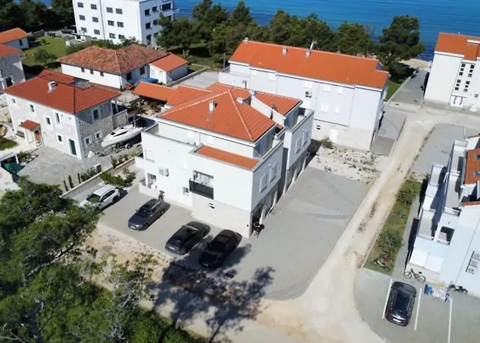 Апартаменты Spacious 3 Bedroom 50m From Sea 2 Bathrooms 2 Terraces Near *