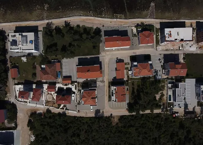 Апартаменты Spacious 3 Bedroom 50m From Sea 2 Bathrooms 2 Terraces Near