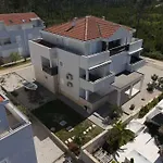 Spacious 3 Bedroom 50m From Sea 2 Bathrooms 2 Terraces Near
