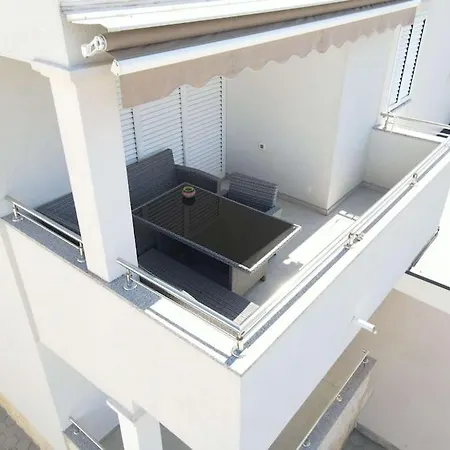 Lovely Seaside Flat Apartment