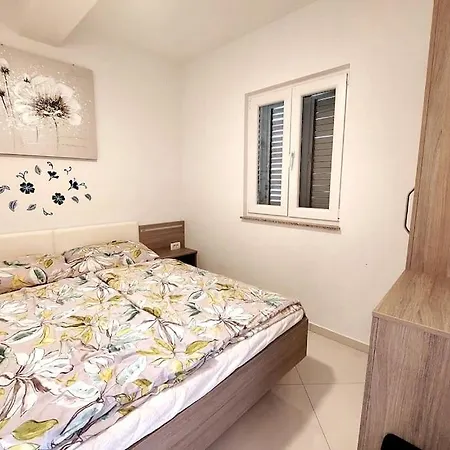 Lovely Seaside Flat